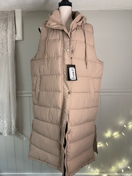 G.O.G.G Jackets & Blazers - NWT G.O.G.G Long Quilted Sleeveless Hooded Vest in Tan Oat